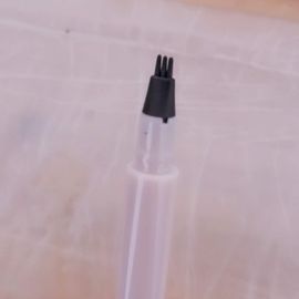 良い価格 3フォーク 液体アイラインペンシル 防水 PP素材 カスタマイズされた色 オンライン